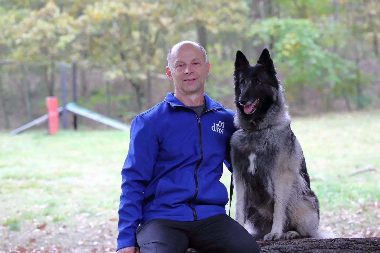 Der Forster Maik Mosler und Hündin Cara, die deutschen Vizemeister in der Turnierhundesportdisziplin "Vierkampf".