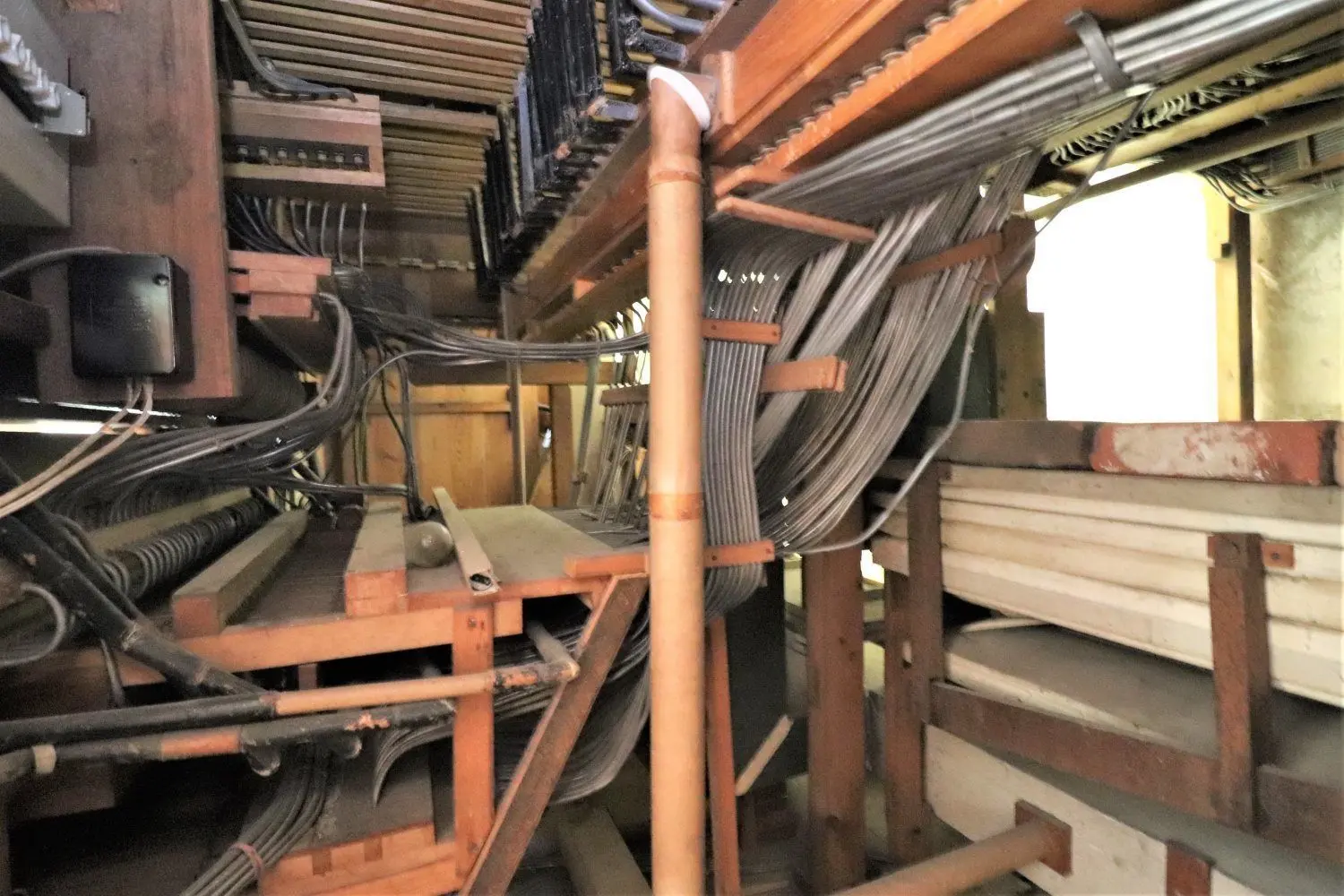 Auch das Innenleben der Orgel ist restaurierungsbedürftig.