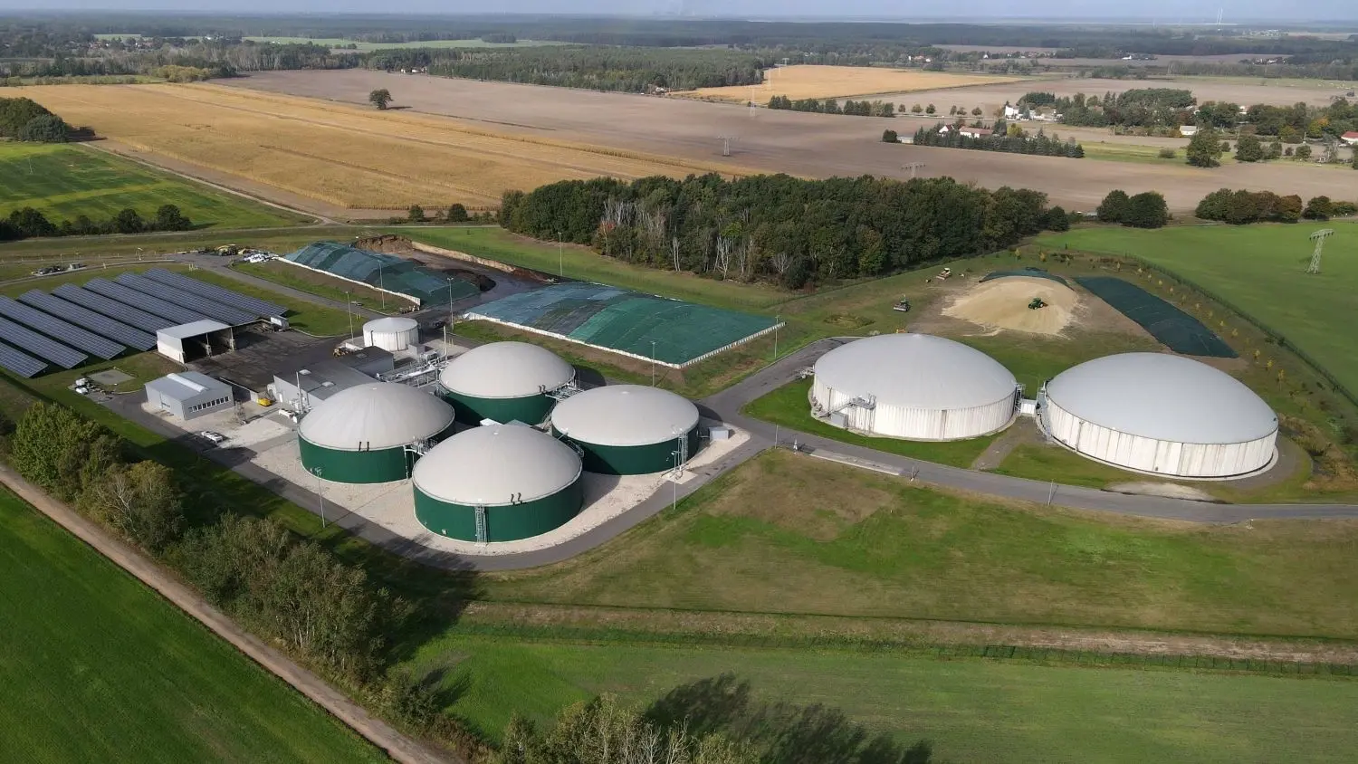 Biogasanlage im Industrie- und Gewerbegebiet Forst-Süd nahe der Autobahn 15. Der Bio-Energiepark ist einer der modernsten in der Lausitz.