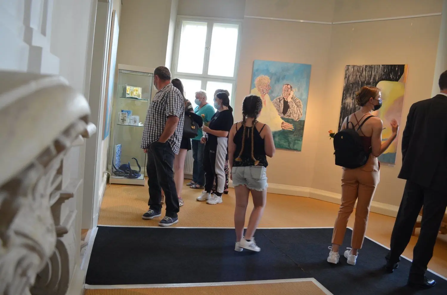 Eine besondere Aufgabe war für die Schülerinnen und Schüler des Kunst-Leistungskurses auch das Gestalten eines großformatigen Bildes.