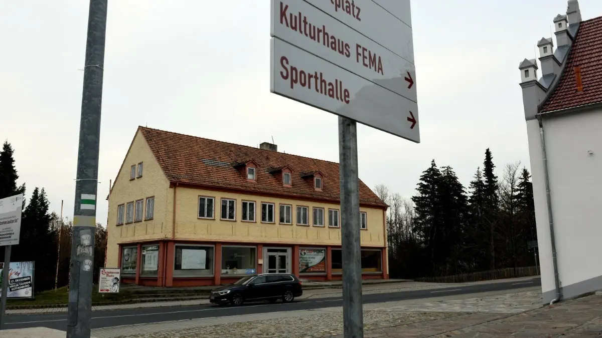 Die Gemeinde Rietschen will das ehemalige Mallmann-Center entwickeln und dafür Strukturgelder nutzen.
Die Gemeinde Rietschen will das ehemalige Mallmann-Center entwickeln und dafür Strukturgelder nutzen.