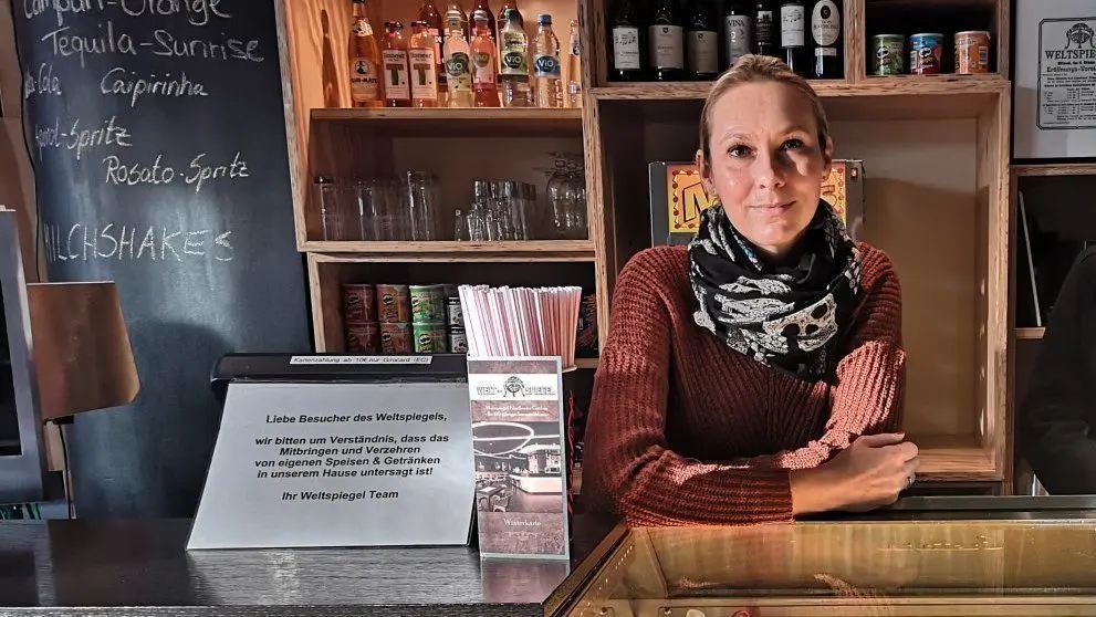 Das Gros der Kinobranche hat sich bereits auf einen gemeinsamen Öffnungsstart verständigt. Dann will auch Weltspiegel-Chefin Kerstin Adam mit von der Partie sein. Und es gibt auch neue Filme, sagt sie.