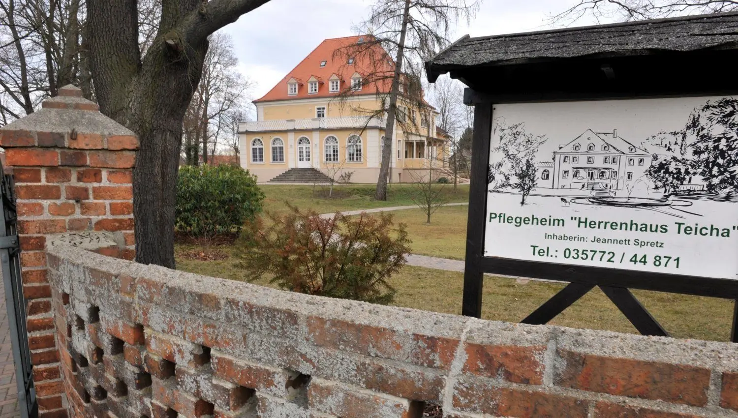 Das Herrenhaus in Teicha bekommt durch die Altenpflege Lausitz GmbH eine neue Tagespflege sowie 17 sanierte Wohnungen.