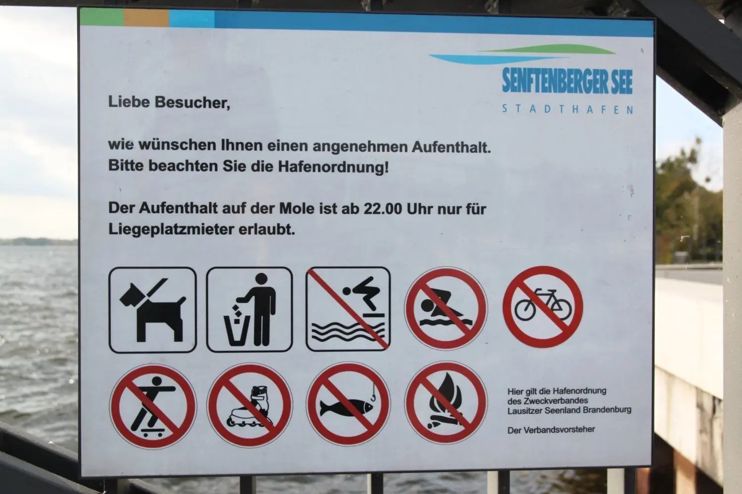 Auf dem gesamten Hafengelände herrscht Angelverbot.