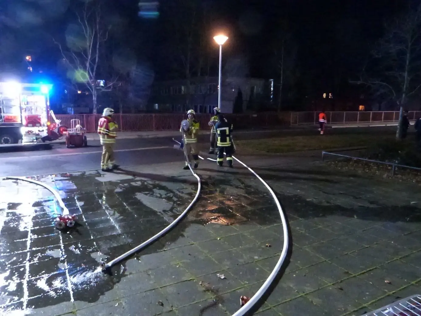 Die Cottbuser Feuerwehr war am Samstag (5. Dezember 2020) bei einem Kellerbrand in Sachsendorf im Einsatz.