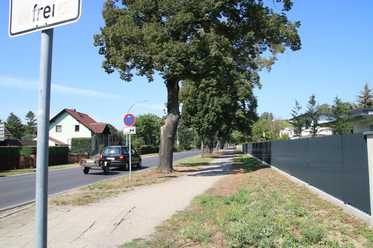 Den Regenwasserkanal und einen Fußweg will Lübben entlang der Berliner Chaussee in diesem Jahr bauen.