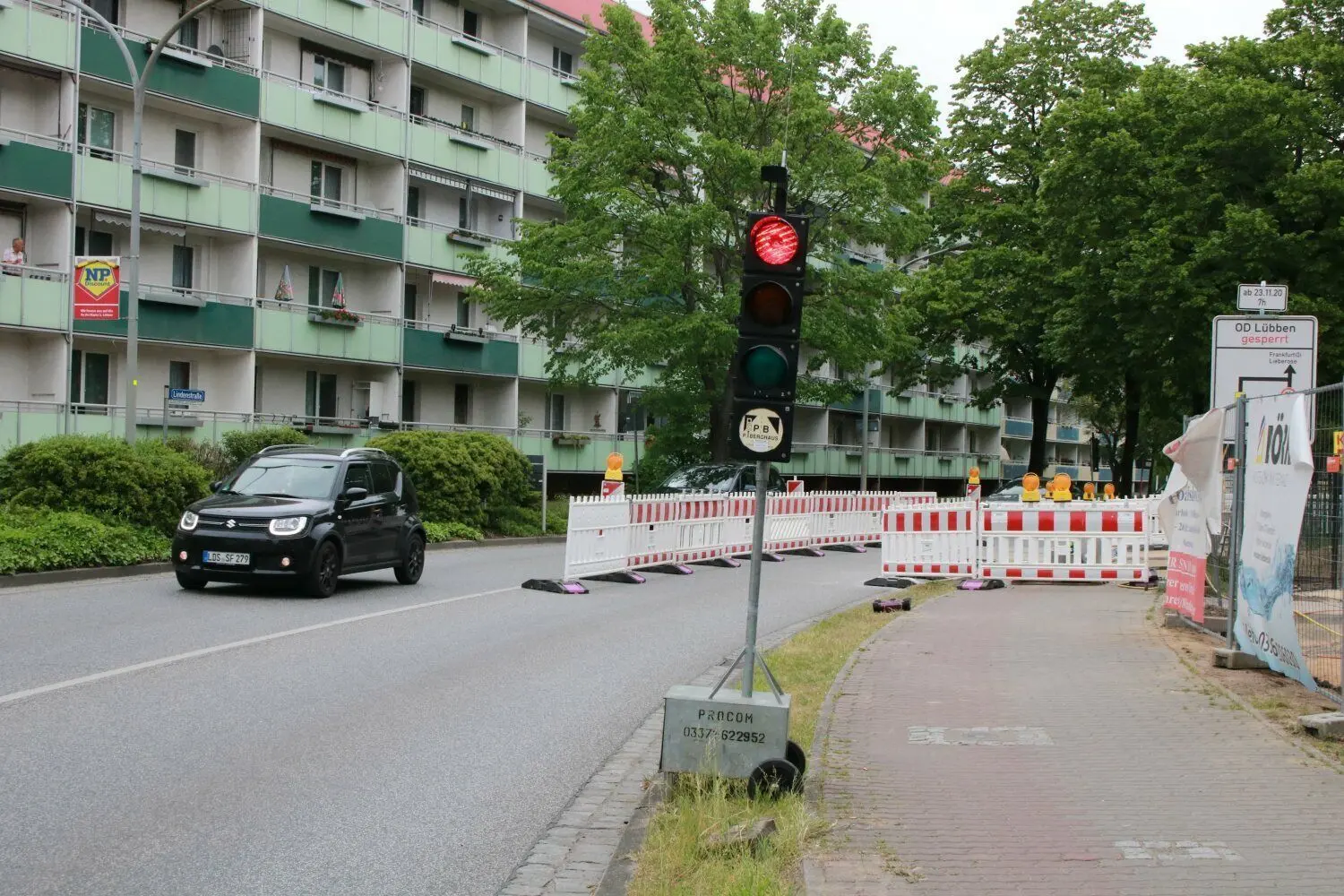 In Höhe der Baustelle Lobetaler Ei in Lübben gibt es seit dieser Woche eine zusätzliche Ampel.