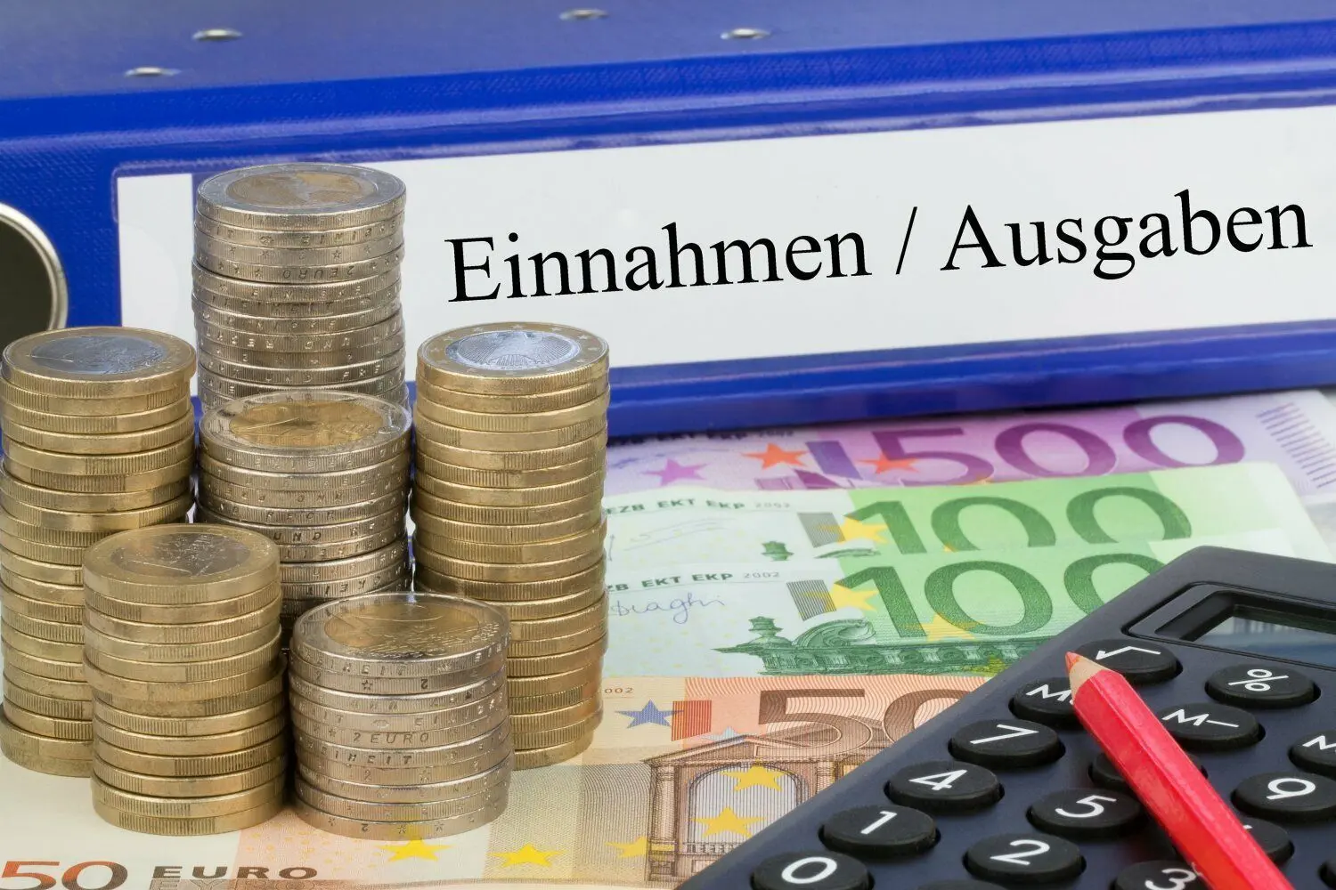 Der Rotstift liegt schon bereit. Wenn die Lücke im Haushalt zwischen Einnahmen und Ausgaben zu groß wird, dann wird gestrichen. Beim Landkreis Görlitz ist die Finanzmisere so groß wie noch nie seit seinem Bestehen.