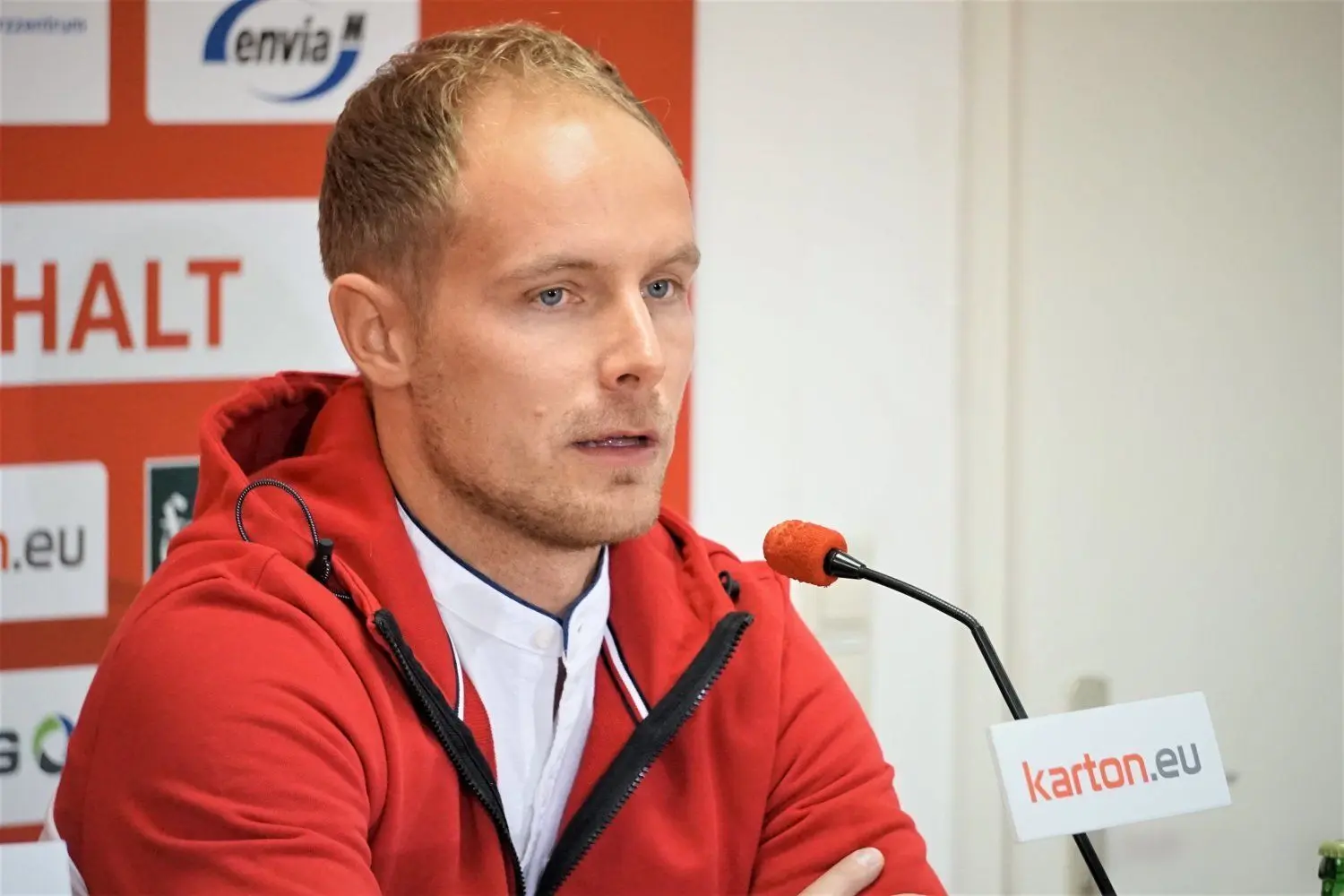 Sportchef König hofft, dass auch die Profis künftig wieder ins Trainingslager fahren können.⇥