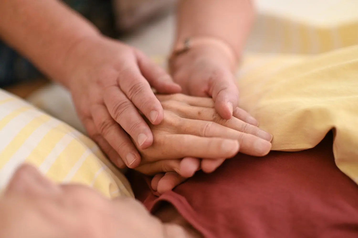 Todkranke Menschen werden im Hospiz in Zeiten von Corona nicht allein gelassen.