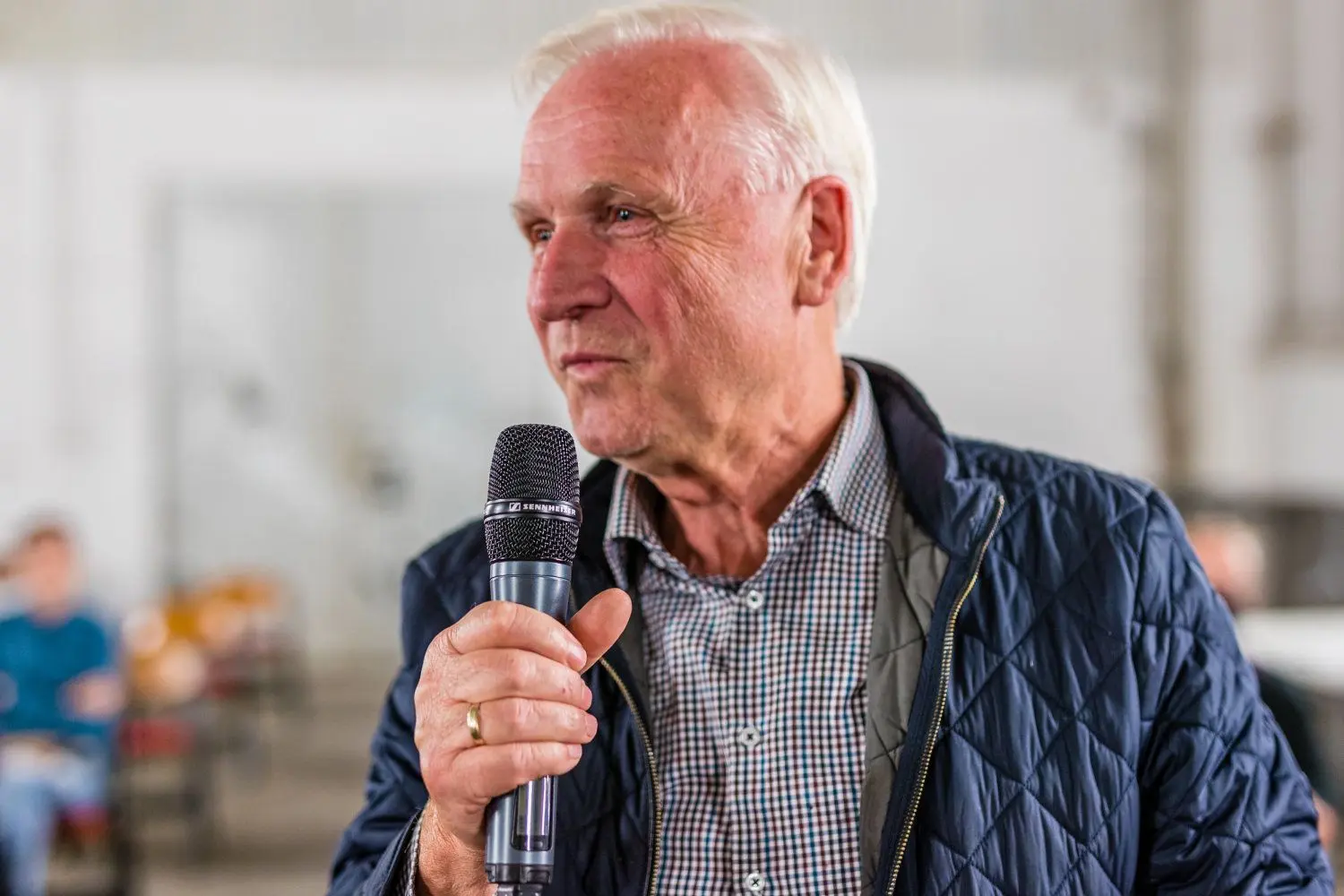 Dieter Dombrowski trägt eigene Erfahrungen aus seiner Haftzeit in Cottbus bei. Dombrowski war Landesvorsitzender der Jungen Union in West-Berlin. Seit 1994 ist er Kreisvorsitzender der CDU Havelland. Von 2009 bis 2012 war er Generalsekretär der CDU im Land Brandenburg.