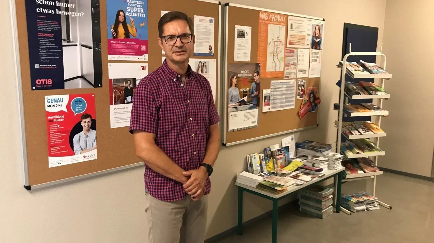 Dr. Jürgen Wagner vom Humboldt-Gymnasium fürchtet, dass Deutschland bei der Digitalisierung in Schulen den Anschluss verliert.