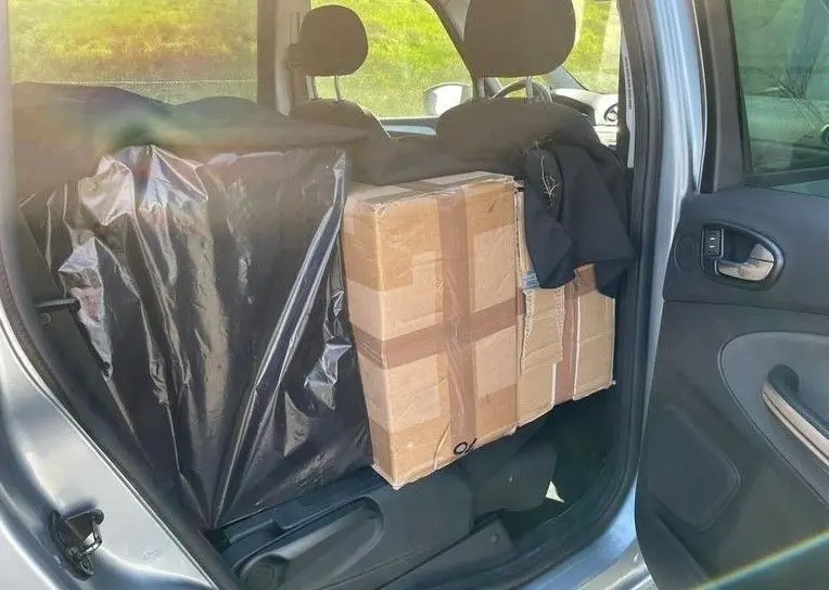 Gut verpackt, war das ganze Auto mit Zigaretten vollgepackt.