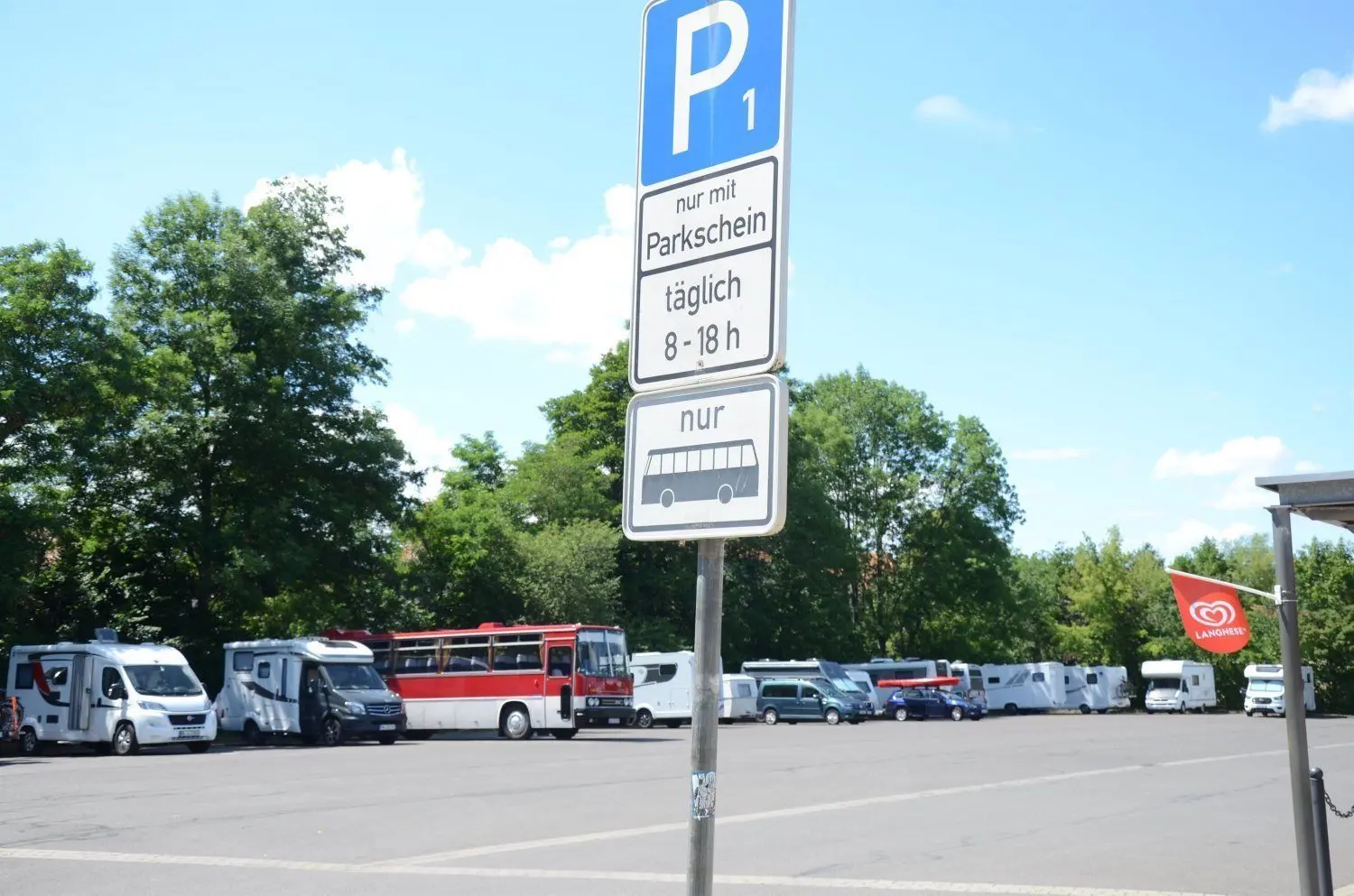 Der Busparkplatz in der Dammstraße in Lübbenau wurde für Wohnmobile freigegeben.