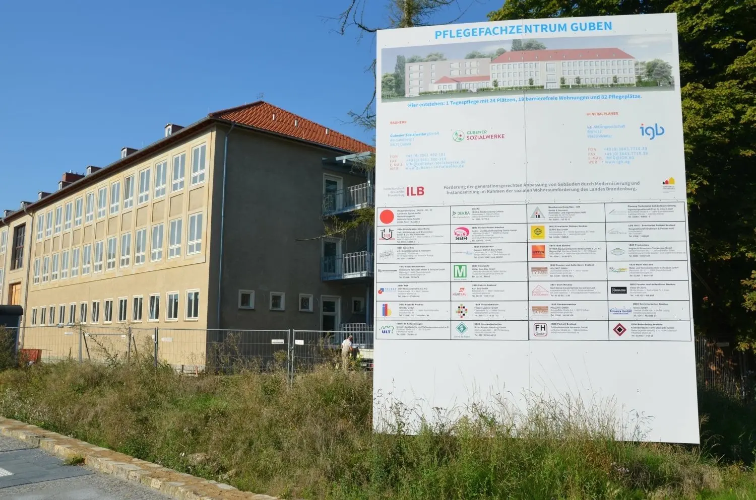 Der Altbau der ehemaligen Wilhelm-Pieck-Schule wird für betreutes Wohnen umgebaut.