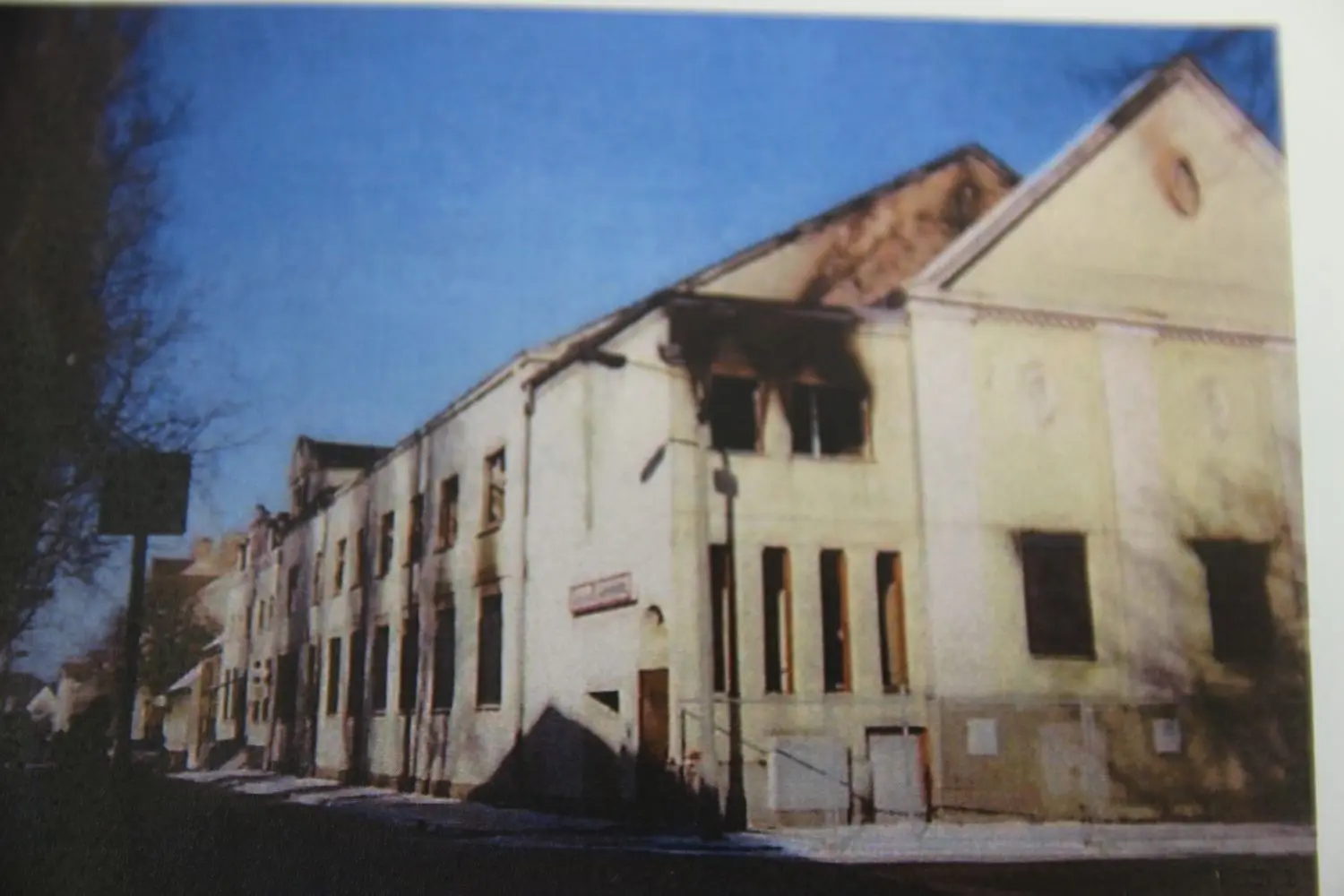 So sah das ehemalige Gesellschaftshaus nach dem Brand aus. Es wurde später abgerissen.