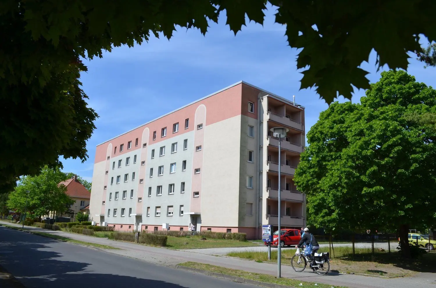 Zurzeit wird das Haus Mittelstraße 34a bis c leergezogen. Die meisten Mieter bleiben in Wobau-Gebäuden in Lauta, so Geschäftsführer Klaus Weickert.