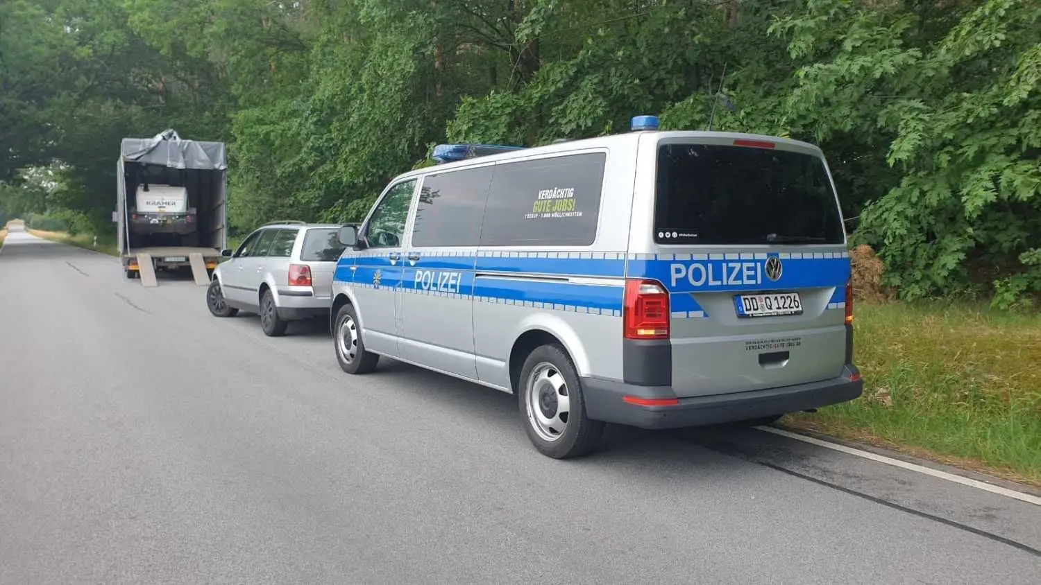 Aufmerksame Angler haben in der Nacht zu Mittwoch einen Radlader-Diebstahl an der Boxberger Straße in Kreba-Neudorf verhindert.