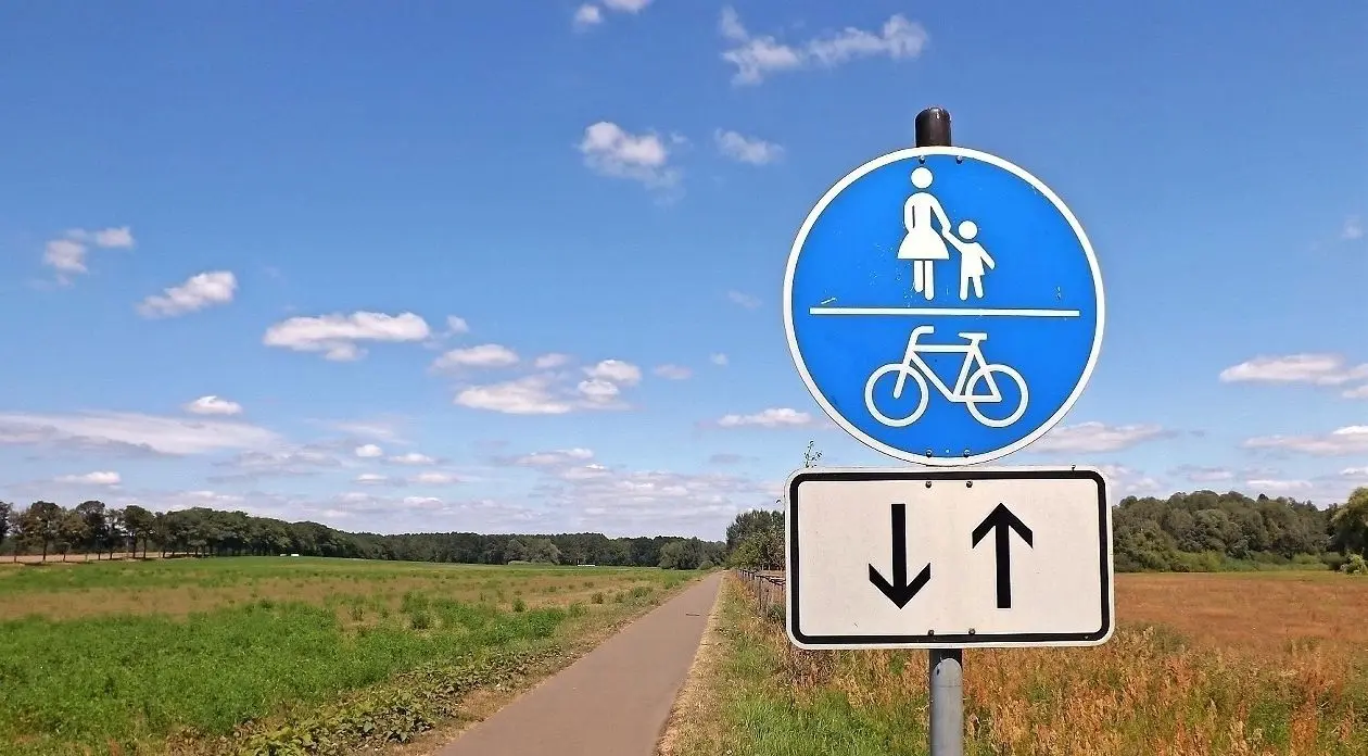 Der Leichhardt Trail bei Goyatz ist teilweise, aber nicht durchgängig bepflastert.