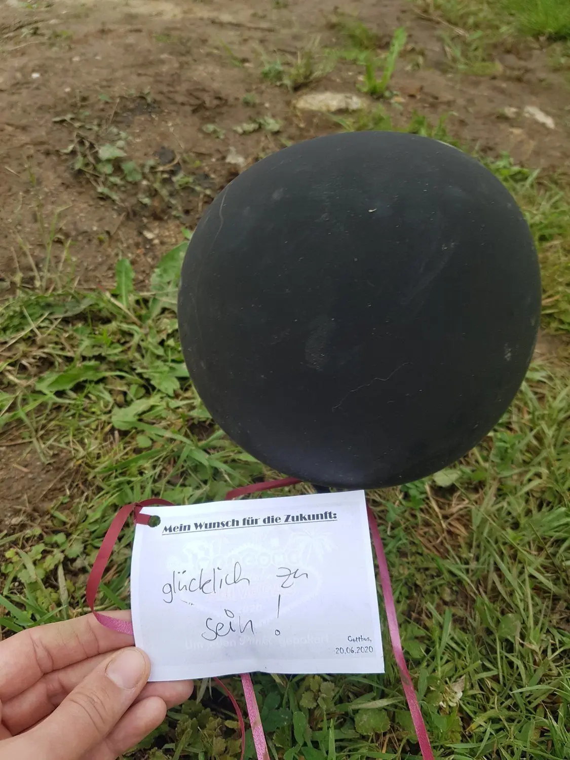 Dieser Zettel hing am Cottbuser Abi-Luftballon, der bis nach Reichenbach/Oberlausitz flog.