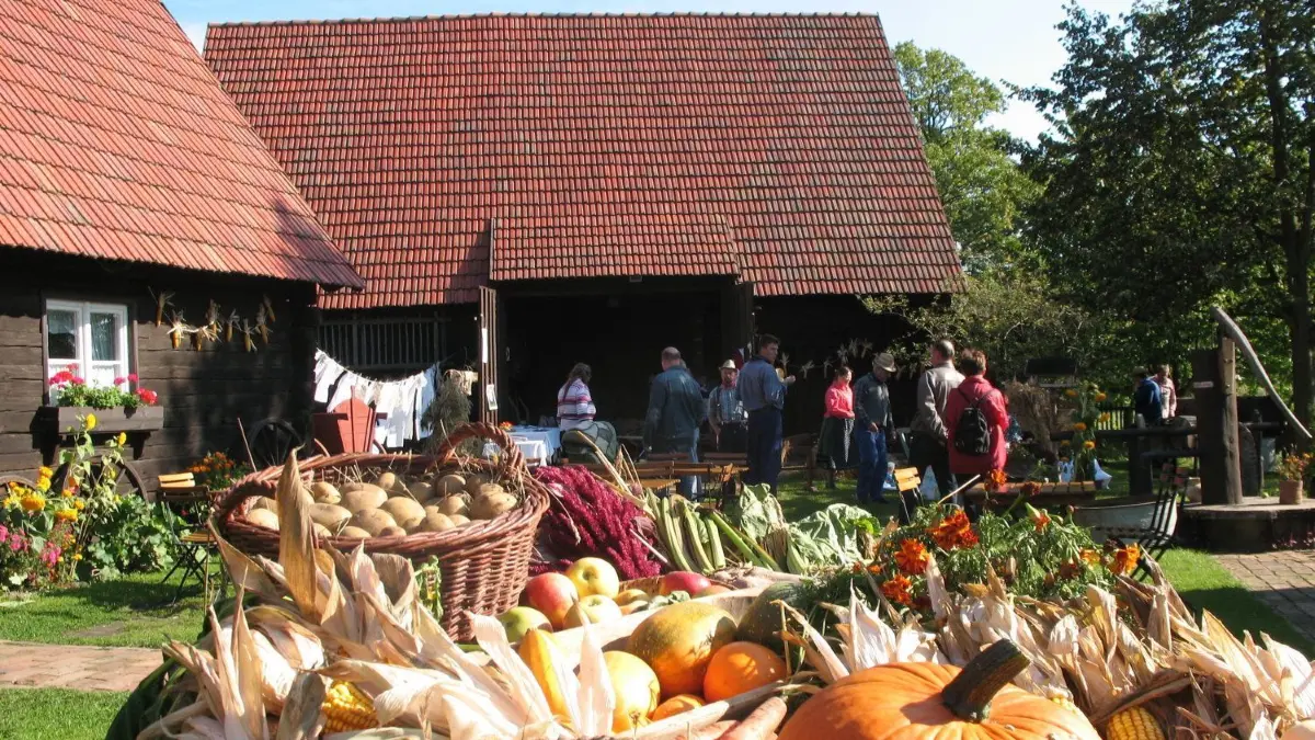 Das Herbstgartenfest auf dem Erlichthof in Rietschen findet am Sonntag, 13. Oktober, statt. ⇥
Das Herbstgartenfest auf dem Erlichthof findet am Sonntag, 13. Oktober, statt.