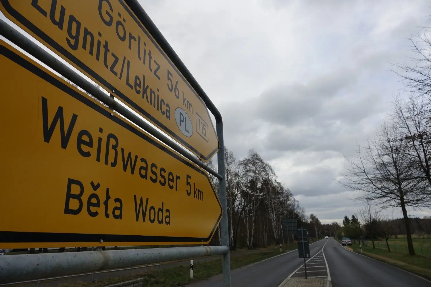 Entlang der B 115 fehlt immer noch der Lückenschluss beim Radweg zwischen Bad Muskau/Eiland und Krauschwitz.