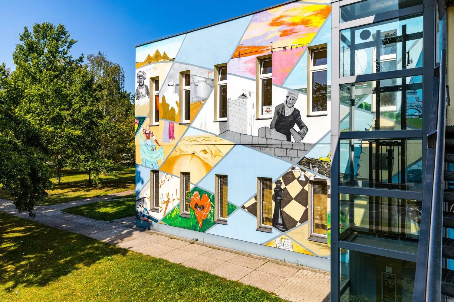 Das Kulturzentrum „Bunte Welt“ in Sachsendorf, hier der Eingangsbereich, beherbergt unter anderem die Aids-Hilfe Lausitz und den Verein CSD Cottbus.