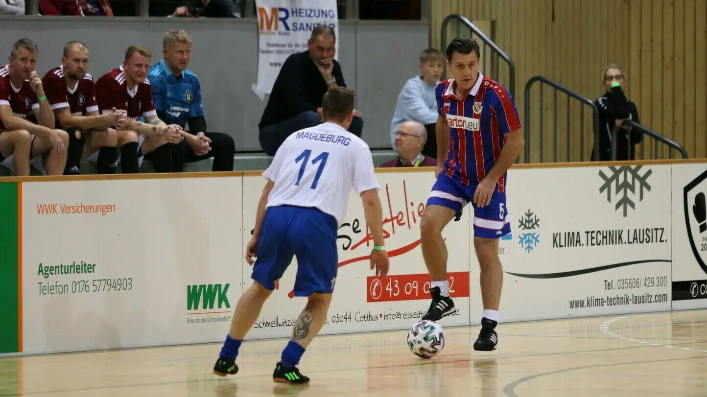 Hallenturnier in Cottbus: Energie Cottbus bekommt viel Beifall beim