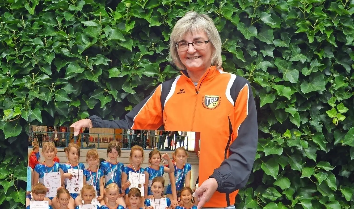 Wenn Ramona Gutsche von ihren Turnermädels erzählt, hallt unüberhörbarer Stolz mit. Wie erfolgreich die Zöglinge sind, zeigt ein Foto vom 12. Mai 2019 von der Siegerehrung zu den Meisterschaften des Turnbezirkes Lausitz in Forst.