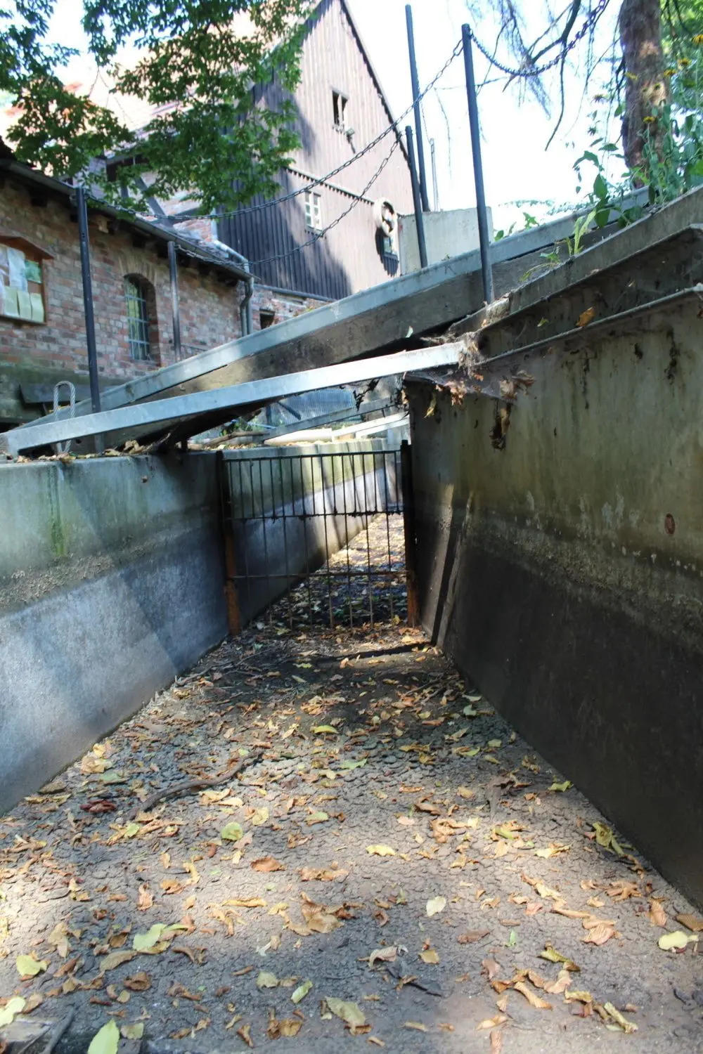 Das ausgetrocknete Mühlenfließ an der Noßdorfer Mühle.