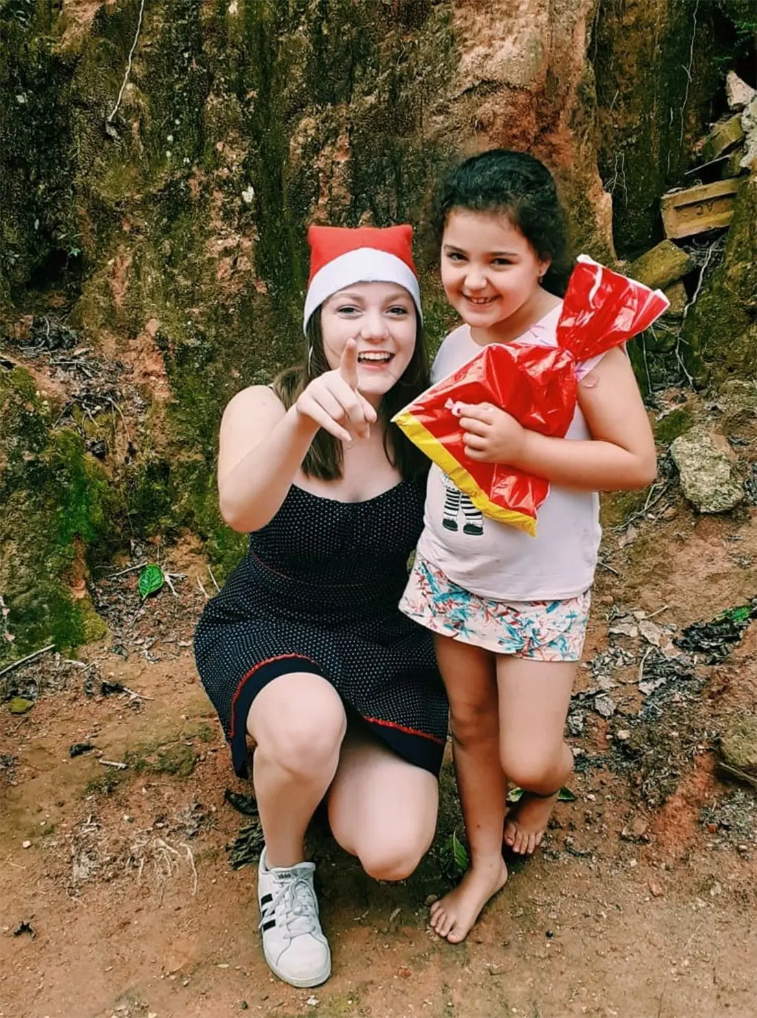 Anna-Lena Klonnek denkt in diesen Tagen oft an die Aktion zurück. Im Rahmen eines Projekts wurden Kinder in den Armenvierteln ihrer Stadt, in der sie in Brasilien ein Austauschjahr verbrachte, Weihnachtsgeschenke überreicht.