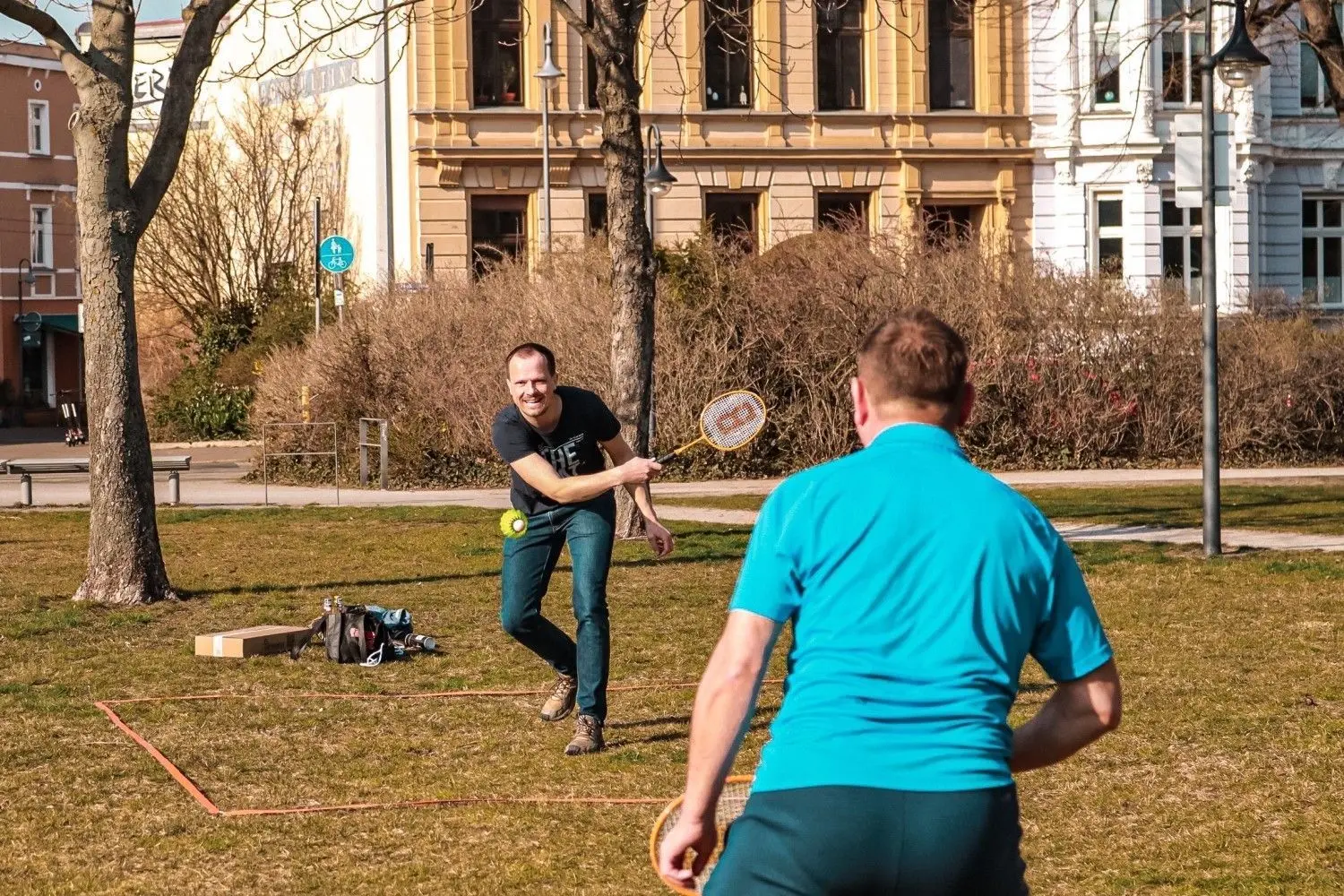 Claudius Wecke im Bangonton-Duell mit Matthias Boddeutsch vom Stadtsportbund.