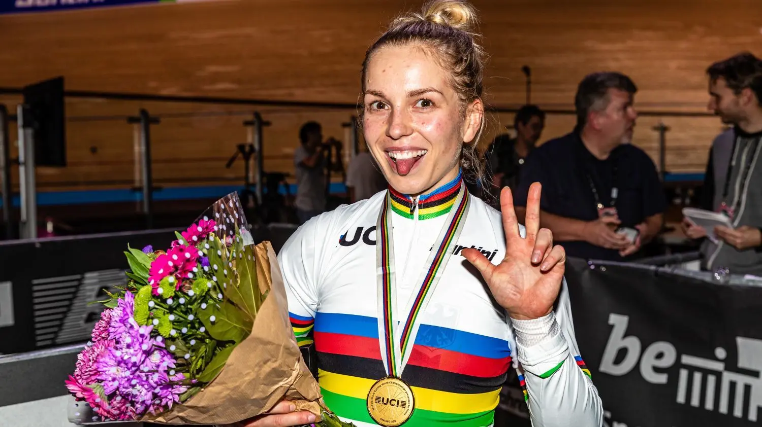 Die Cottbuserin Emma Hinze hat sich mit drei Goldmedaillen zur Radkönigin gekrönt. Im Jahresrückblick schauen die Rundschau-Reporter auf Erfolgsgeschichten sowie Tiefpunkte im Sportjahr 2020 zurück.