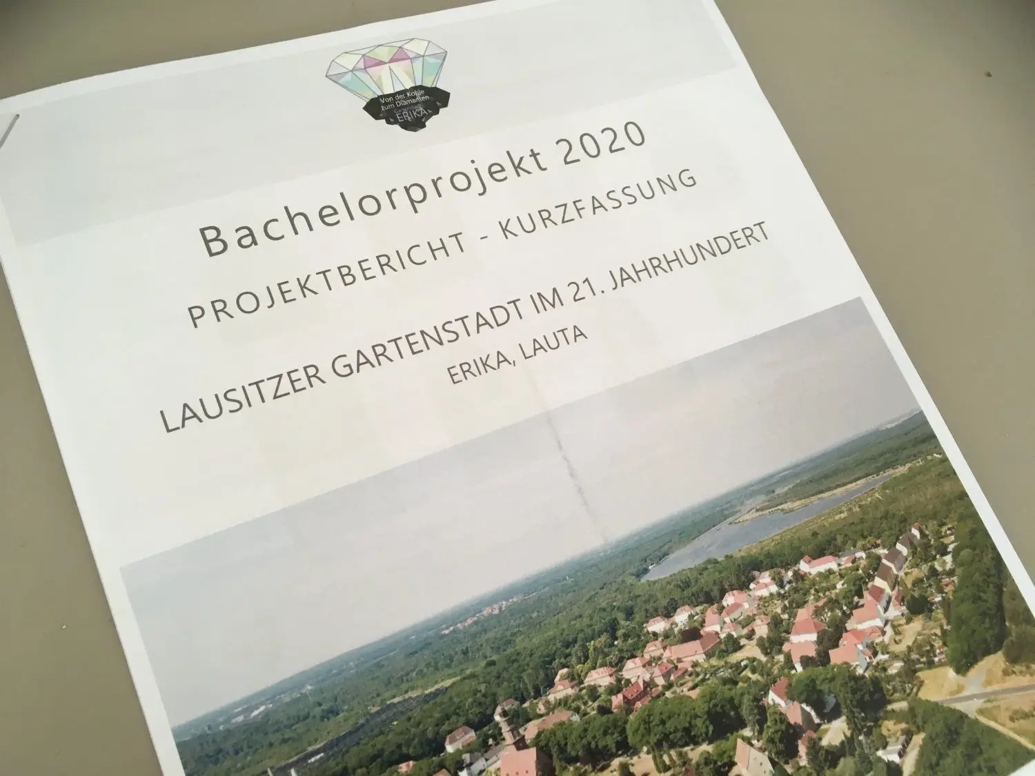 Das ist die Kurzfassung der Ergebnisse der studentischen Arbeit der TU Kaiserslautern. Zu sehen: Laubusch wird symbolisch von der Kohle zum Diamanten.