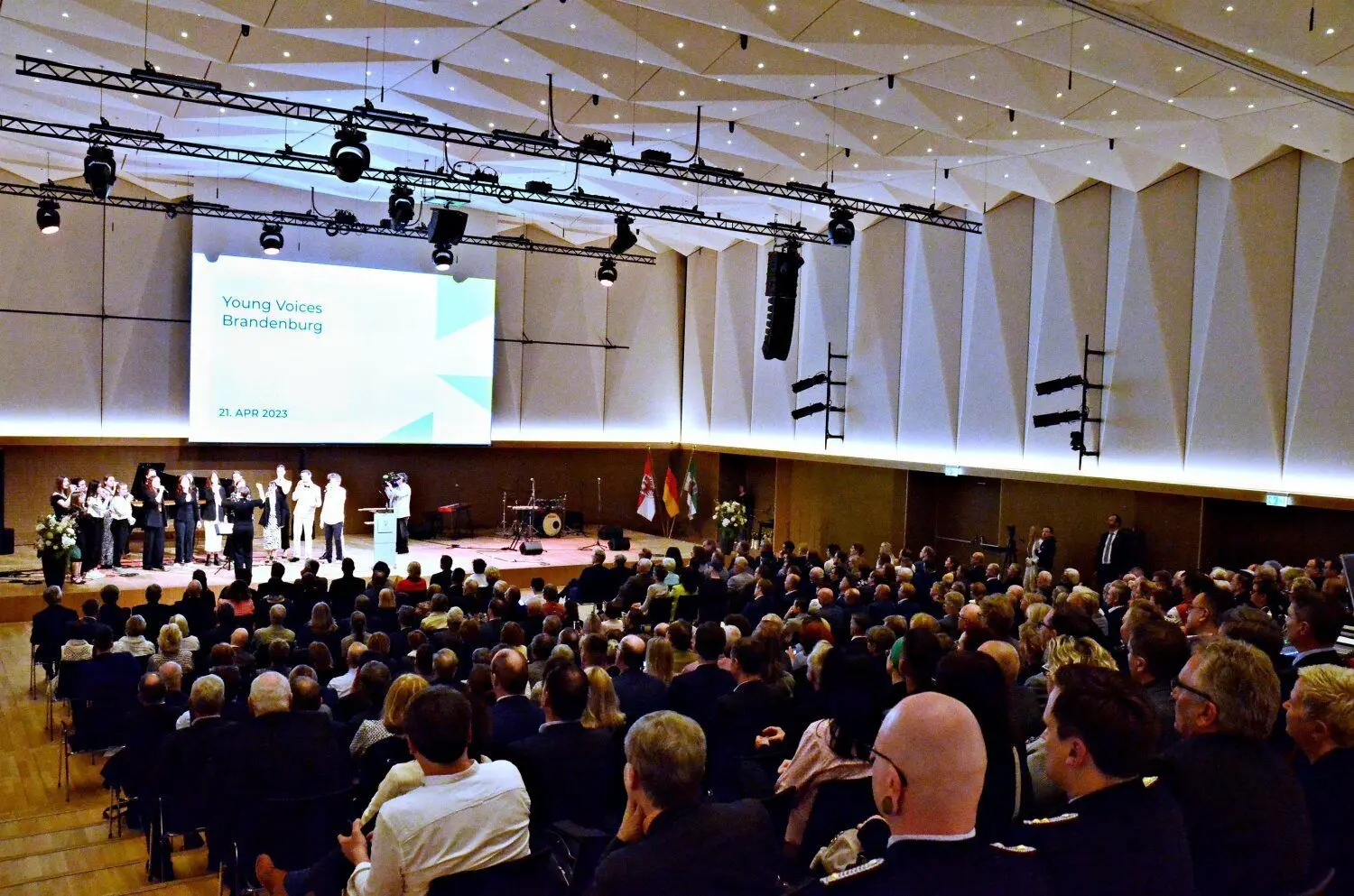 Blick in den Saal.