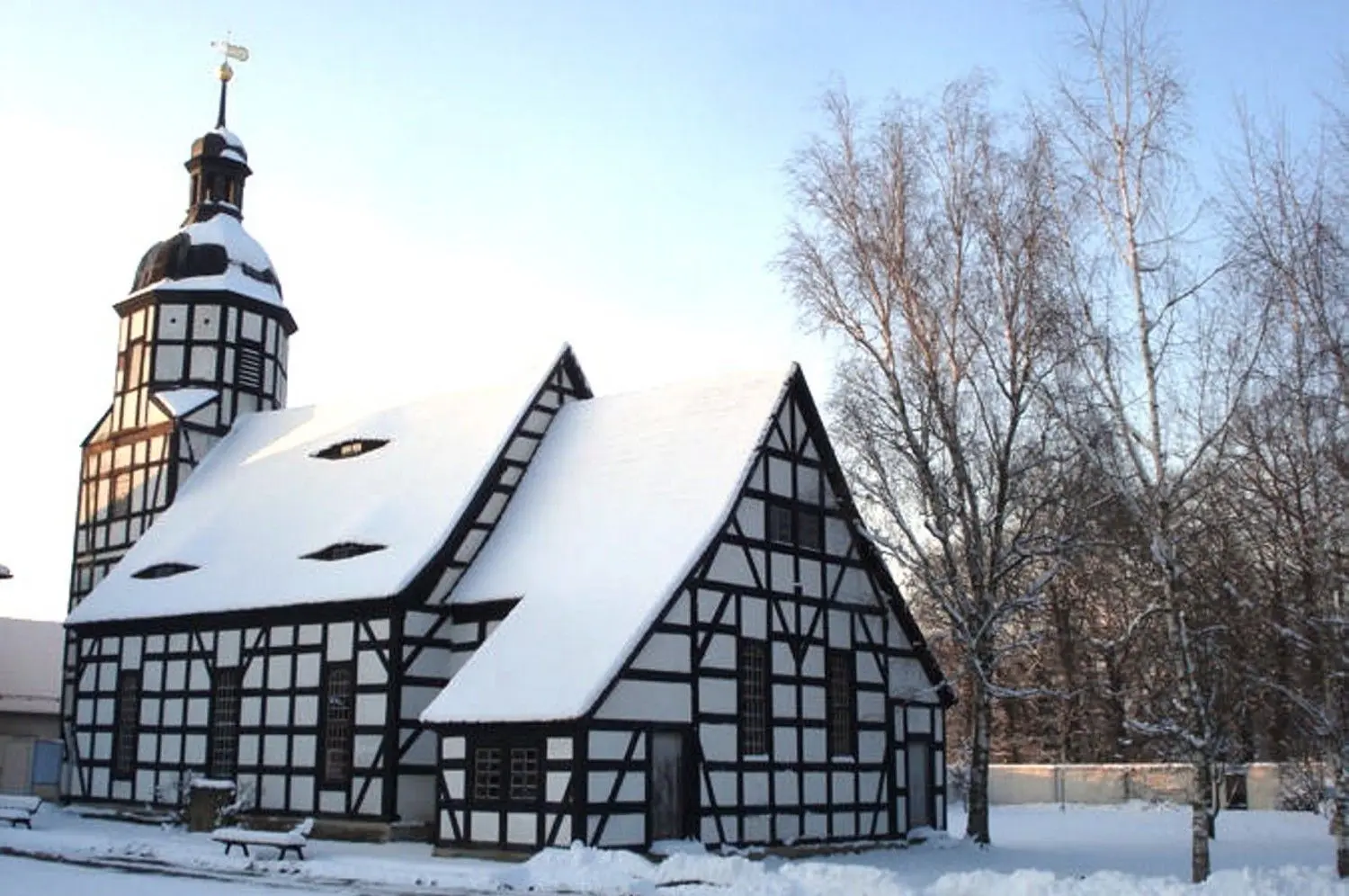 Die Fachwerkkirche in Saathain wird in diesem Jahr eine kleine Orgel erhalten.