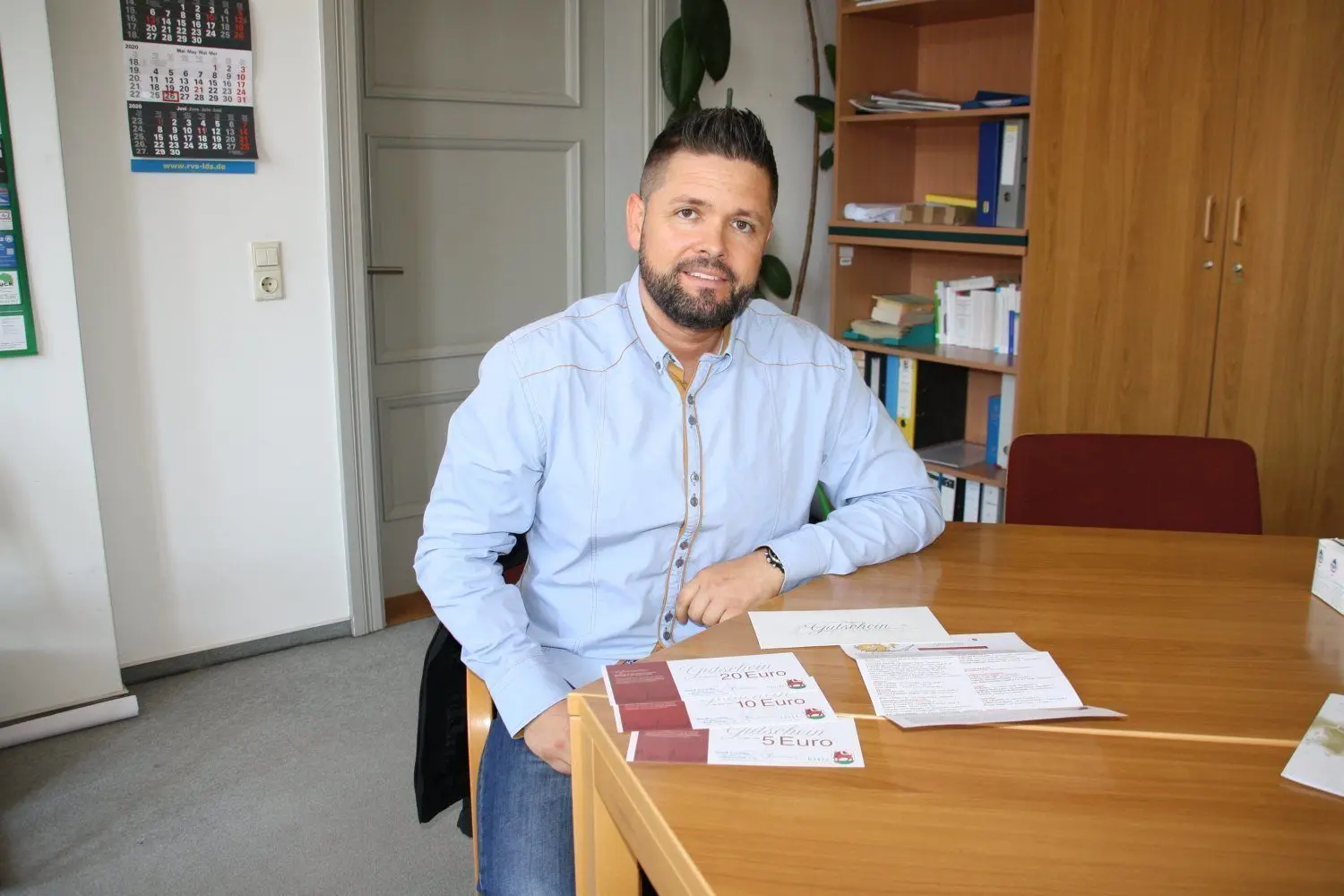 Amtsleiter Thomas Schäfer sagt: Für Luckauer Geschäftswelt und Kunden bleibt der Gutschein eine gute Sache.