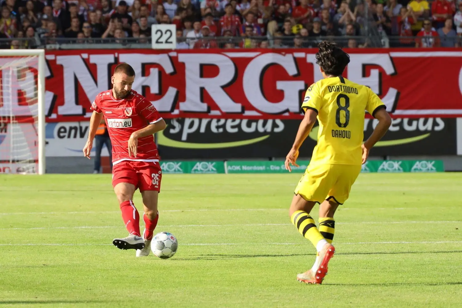 Abwehrspieler Adrian Jarosch stand mit den Profis von Energie Cottbus bereits gegen Borussia Dortmund auf dem Feld.⇥