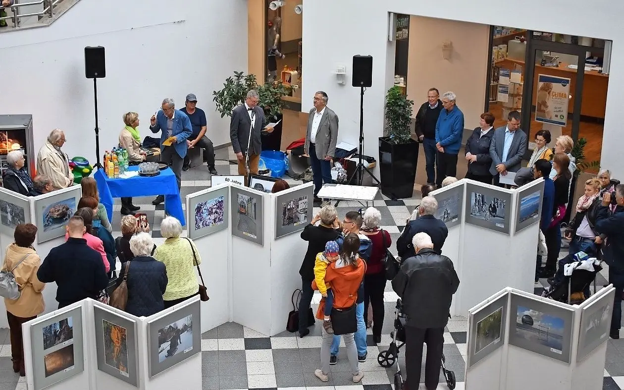 Zahlreiche Gäste waren zur Eröffnung im Kolosseum anwesend.⇥