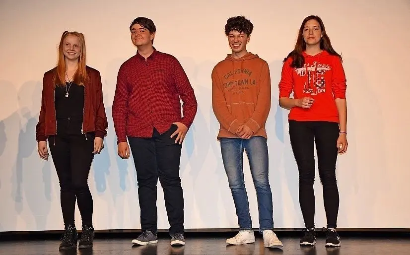 Petrissa, Ben, Jakob und Cora sind einige der Elfklässler vom Lessinggymnasium, die den Publikumspreis bekamen.
