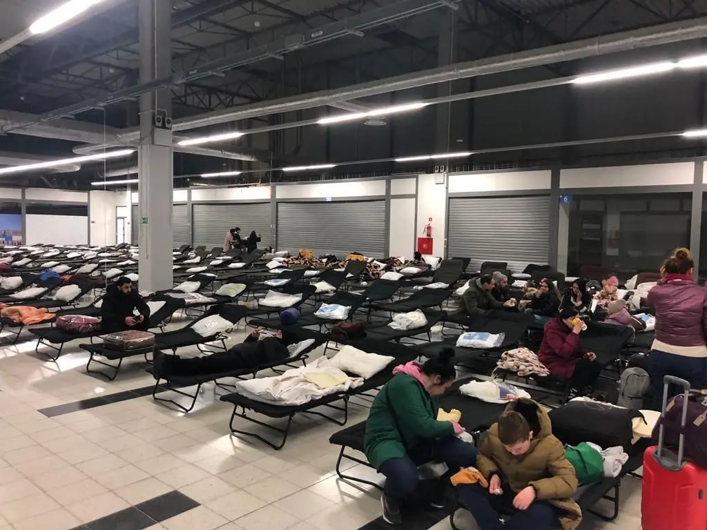 Die Notunterkunft ist kein Ort, wo die Flüchtlinge längere Zeit leben können.