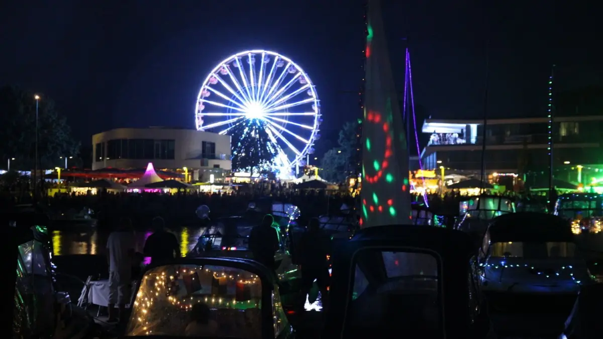 Auch in diesem Jahr soll zum Hafenfest wieder ein Riesenrad aufgebaut werden.
Erst im Frühjahr sollen die Vorbereitungen für das Senftenberger Hafenfest beginnen. Wenn es stattfindet, dann am 12. und 13. August.