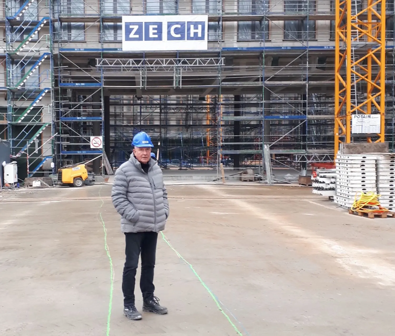 Ingo Hiller vom Standort Cottbus der Zech Bau SE ist Oberbauleiter und Gesamtprojektleiter des Großprojektes.