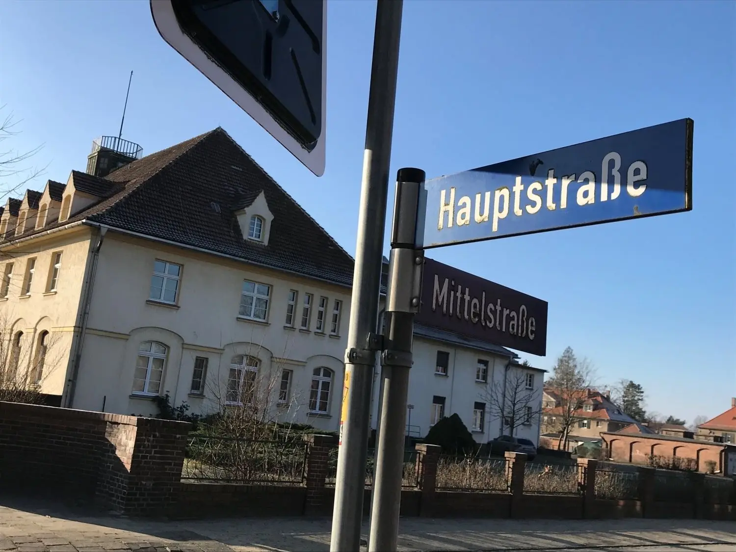 An der Hauptstraße in Laubusch befindet sich auch das Kulturhaus. Bekommt diese Straße - wie bislang geplant - einen neuen Namen?