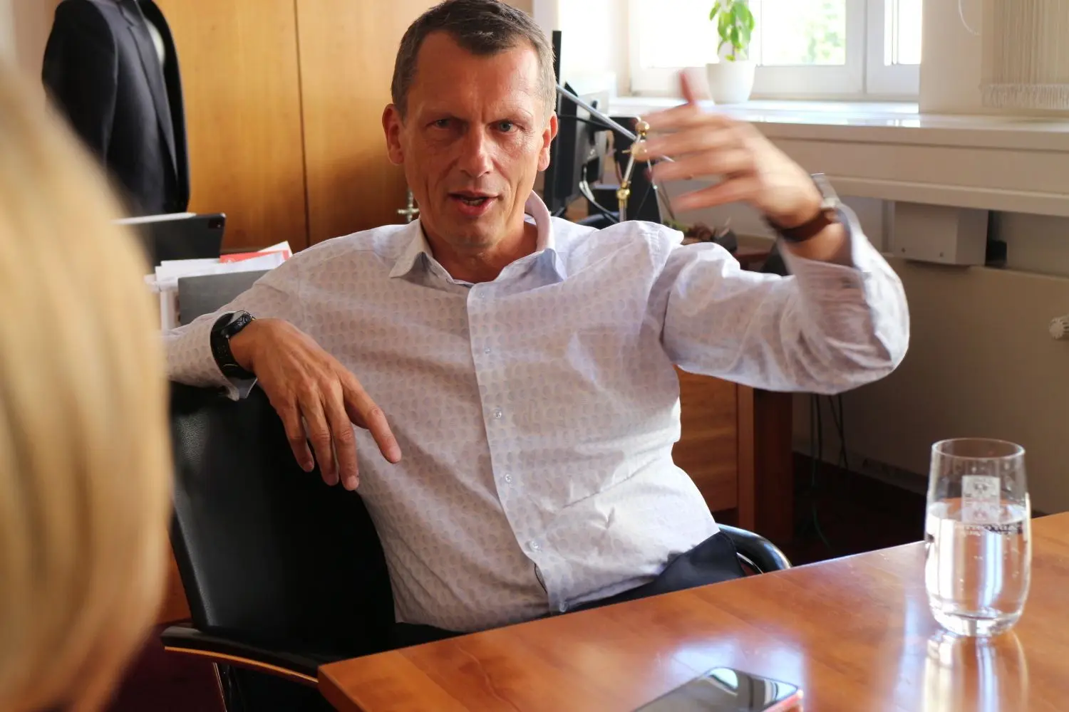 Der Cottbuser Oberbürgermeister Holger Kelch (CDU) im Gespräch mit der Rundschau.