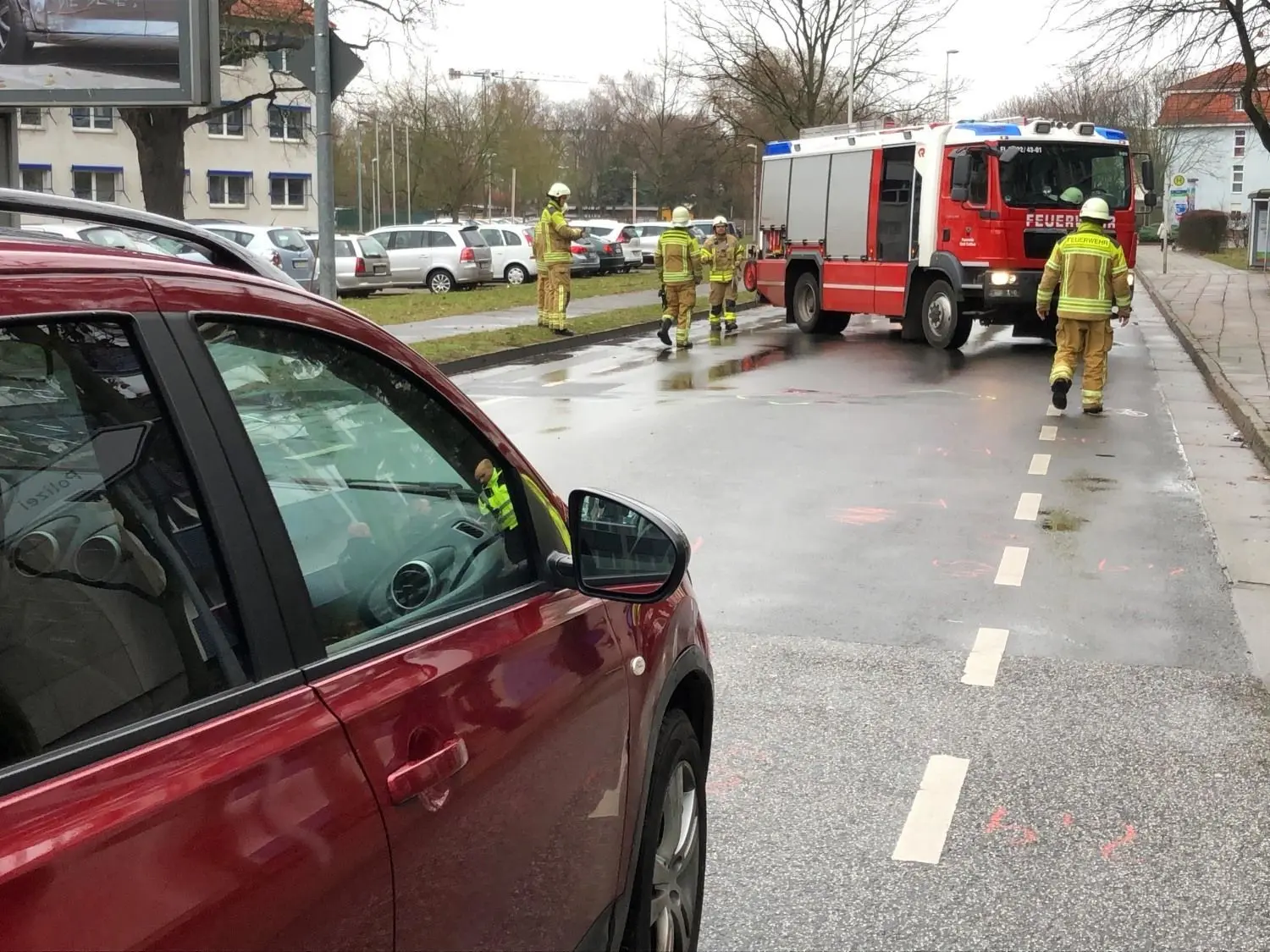 Schwerer Verkehrsunfall zwischen einem PKW und einem Radfahrer auf der Juri-Gagarin-Strasse in Cottbus-Ströbitz.
