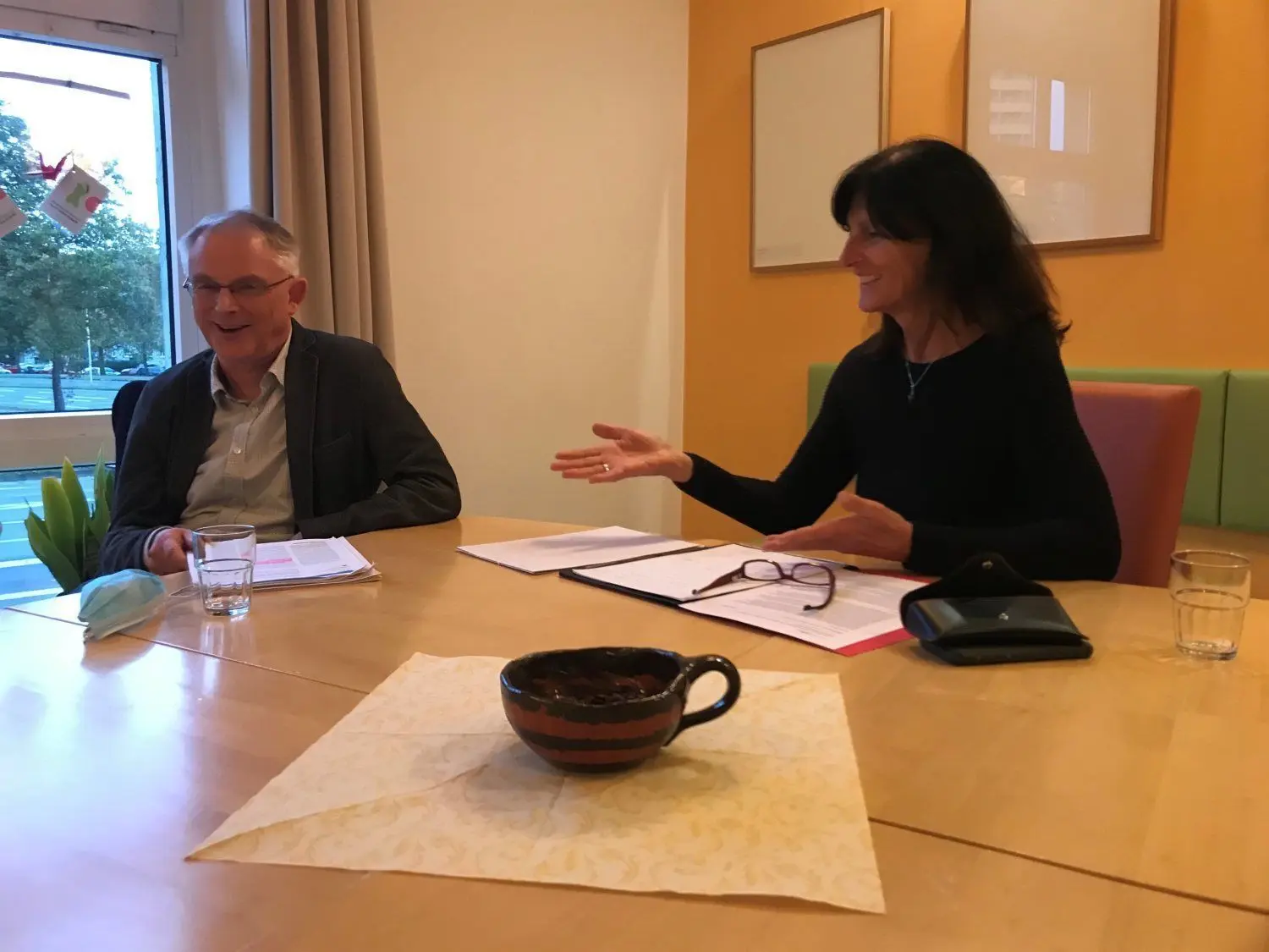 Regelmäßig beraten Barbara Clement und Uwe Heidergott miteinander beim Verein in der Lipezker Straße.