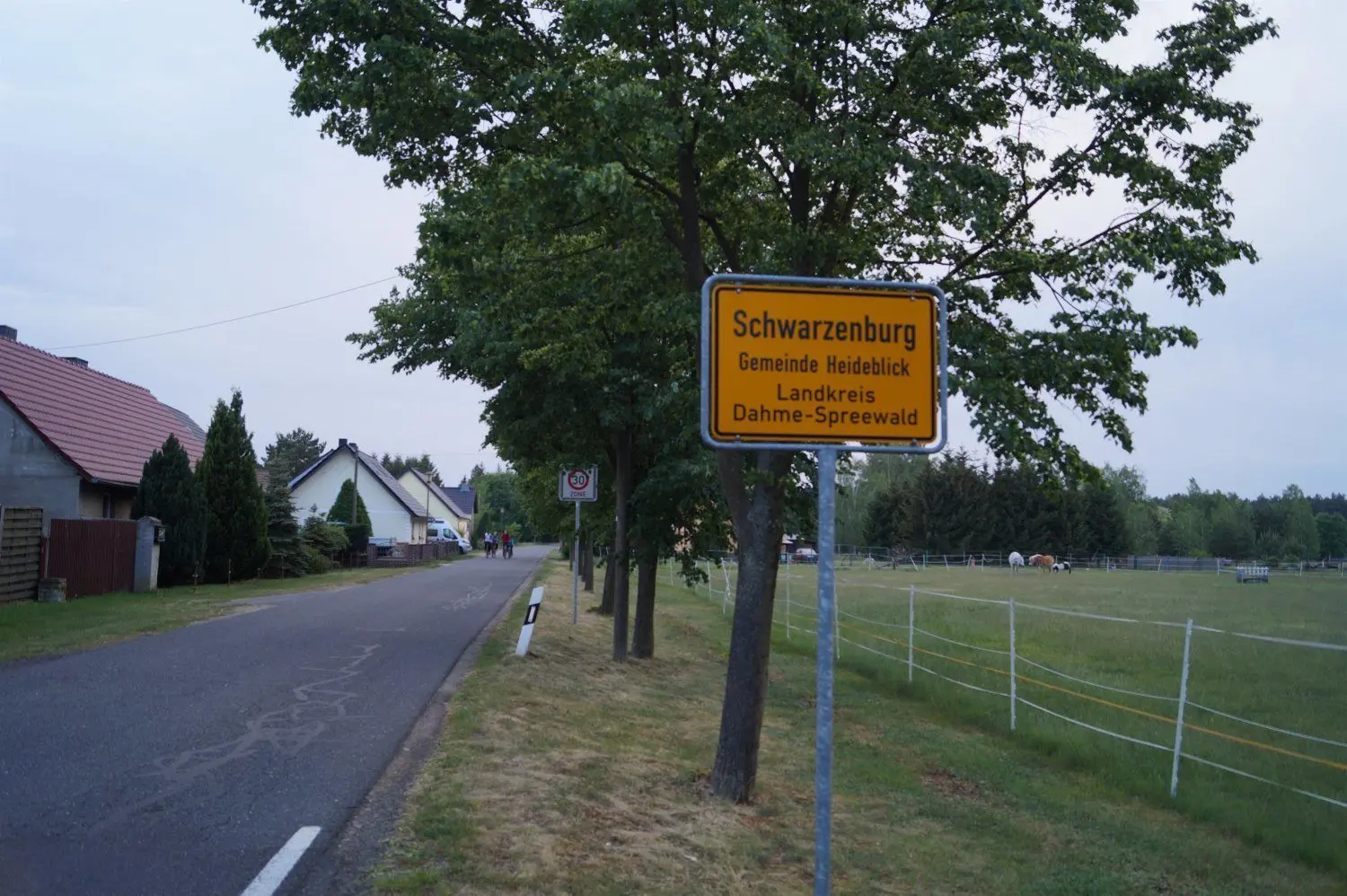 In Schwarzenburg hat die lange (Internet-) Leitung ein Ende. Der Glasfaserausbau ist abgeschlossen.