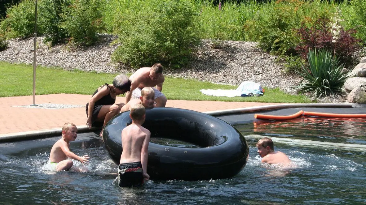 Noch immer ist das Naturbad Groß Kölzig vor allem für Familien mit Kindern ein Anziehungspunkt.
