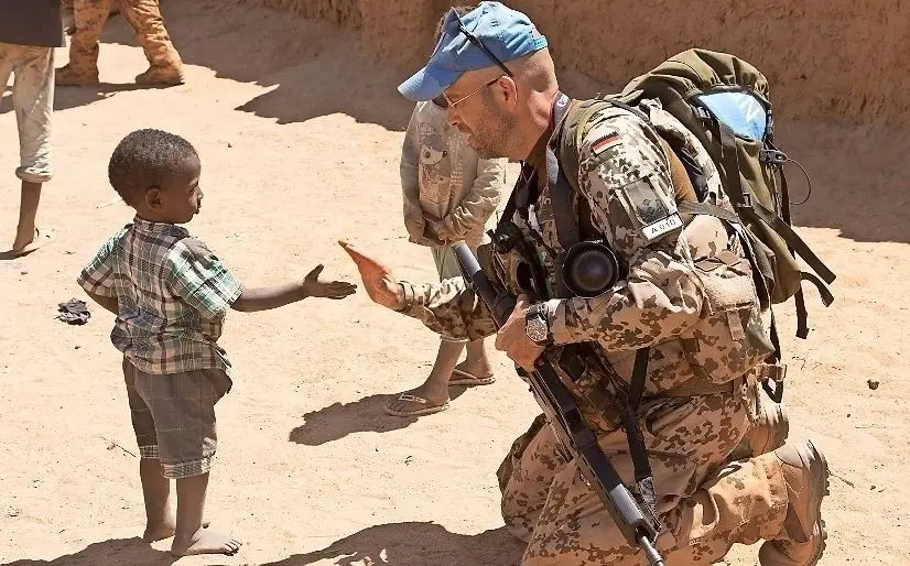 Kinder freuen sich besonders , wenn sie Leute wie den Lübbenauer treffen.